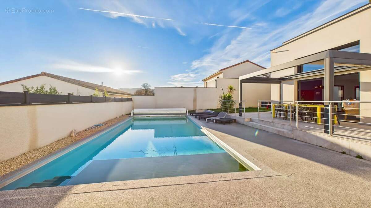 Maison à PONT-DE-L&#039;ISERE