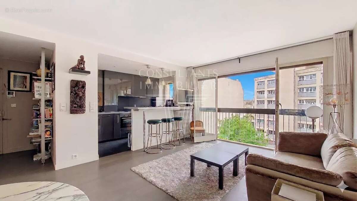 Appartement à PARIS-15E