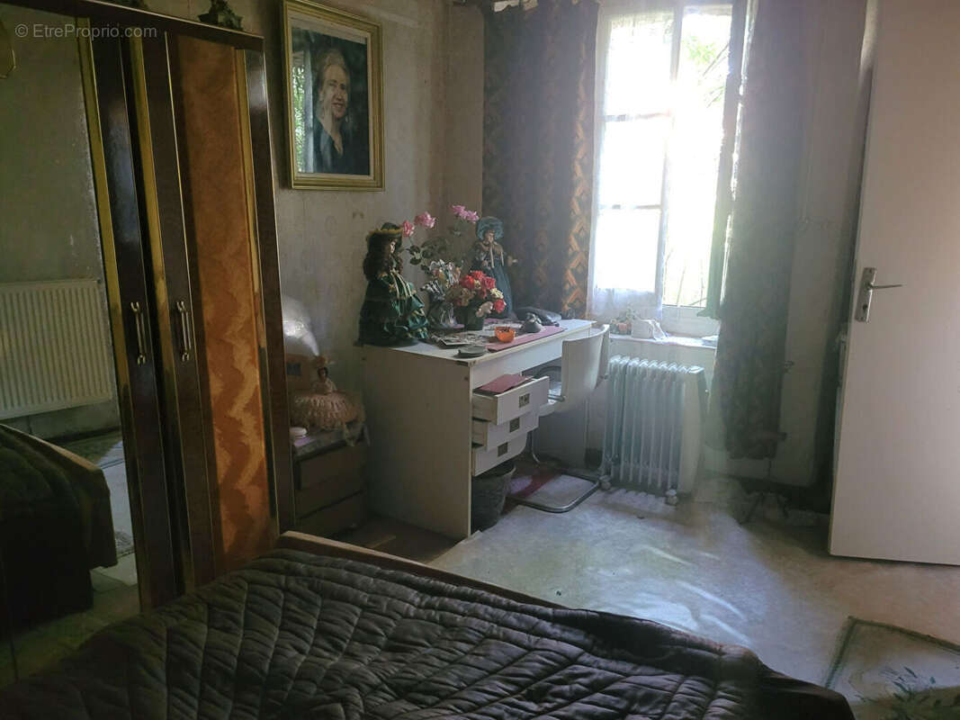 Maison à AILLANT-SUR-THOLON