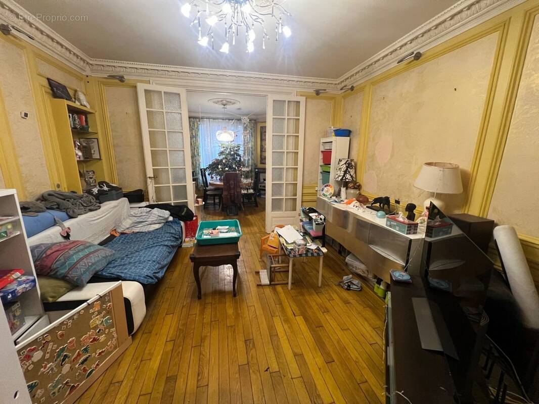 SALON - Maison à HOUILLES