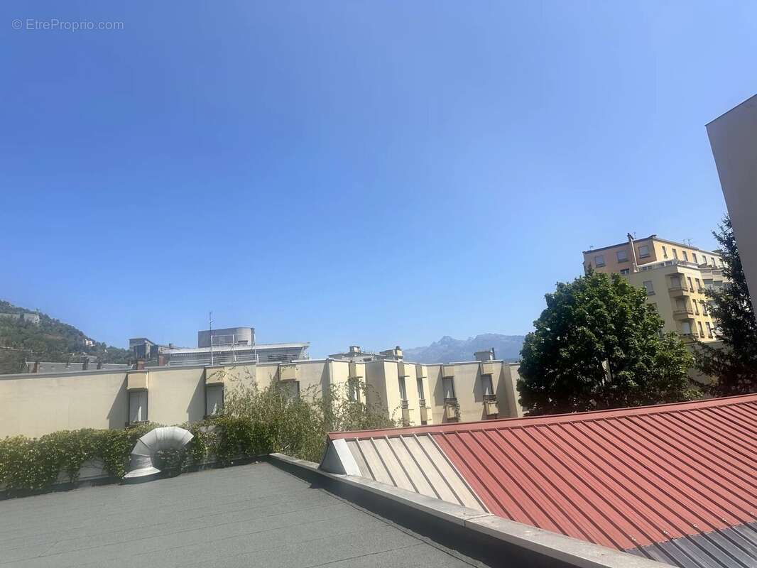 T4 lumineux de 87 m² avec balcon, ascenseur et garage en option – Secteur Gare - photo 11