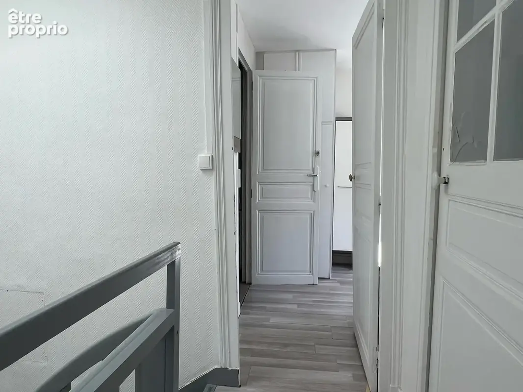 Maison de 95 m2 avec cour et stationnement au calme   Place du Lycée - ANGERS - photo 9