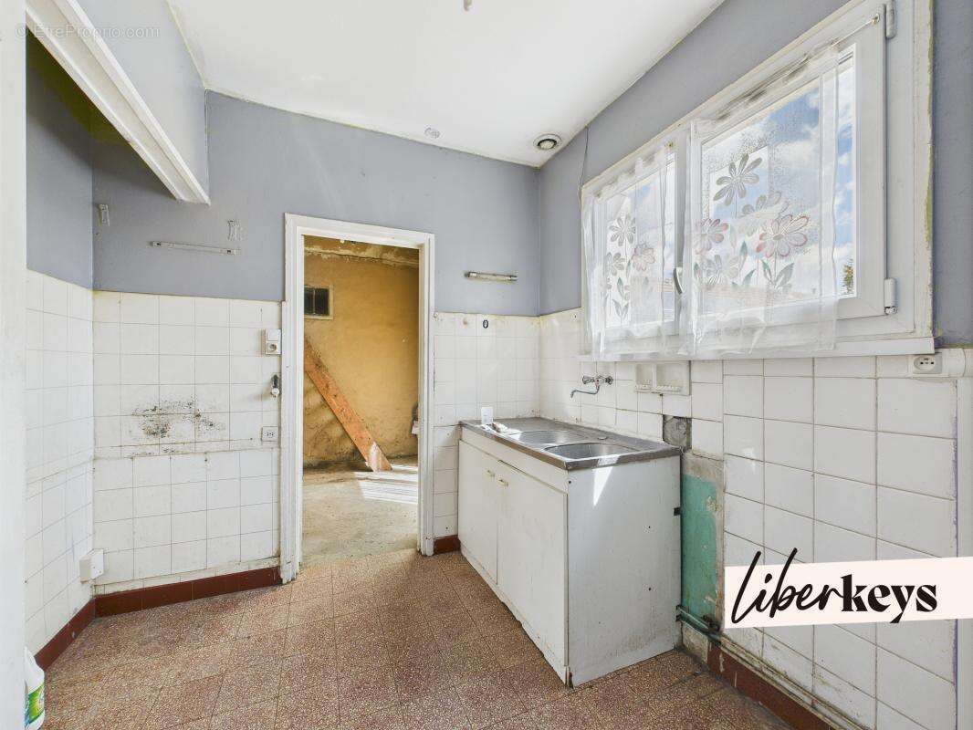 Maison individuelle de 107m² avec jardin et garage - Saint-Fons - photo 6