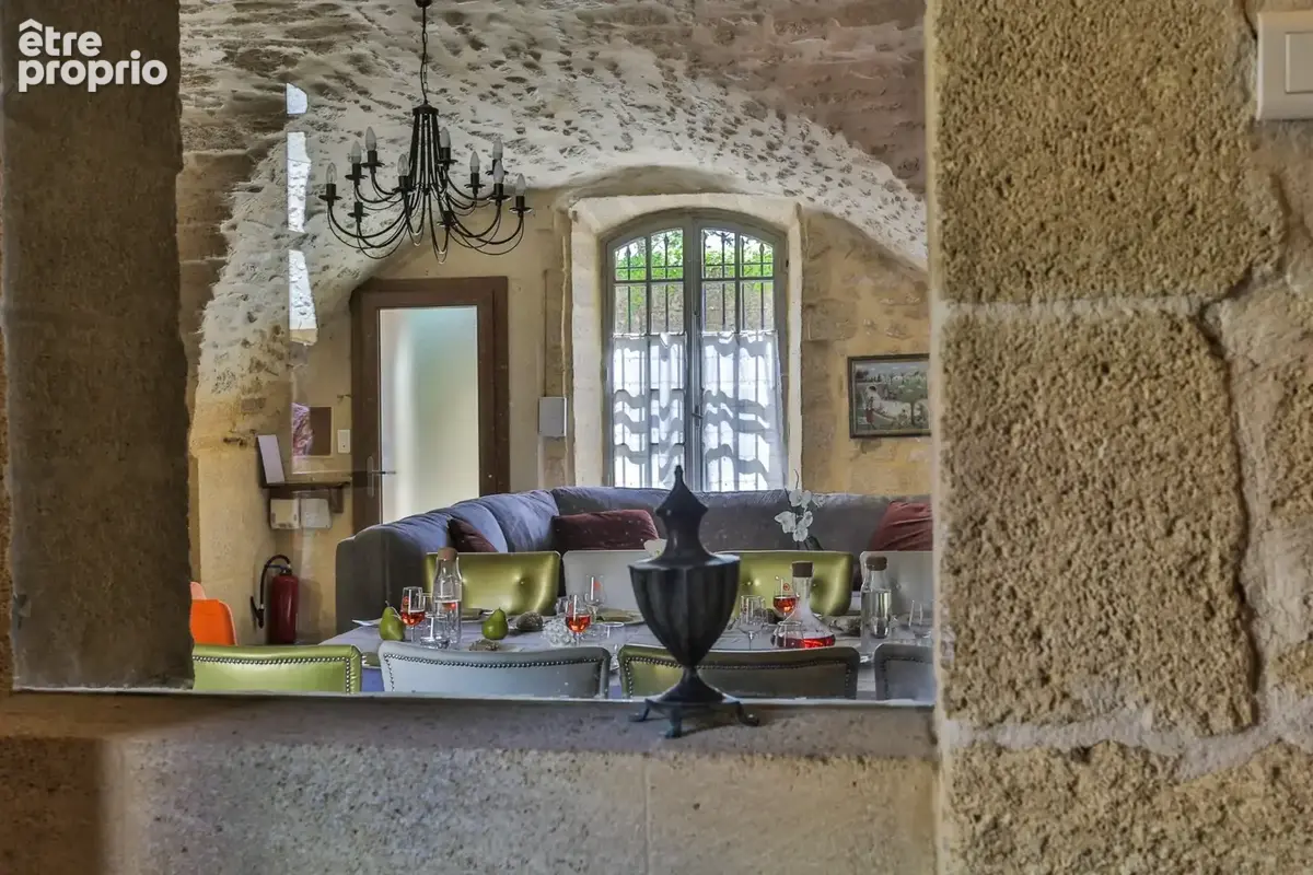 Maison de caractère avec jardin clos, piscine et importantes dépendances – à 10 mn d’Uzès - photo 3