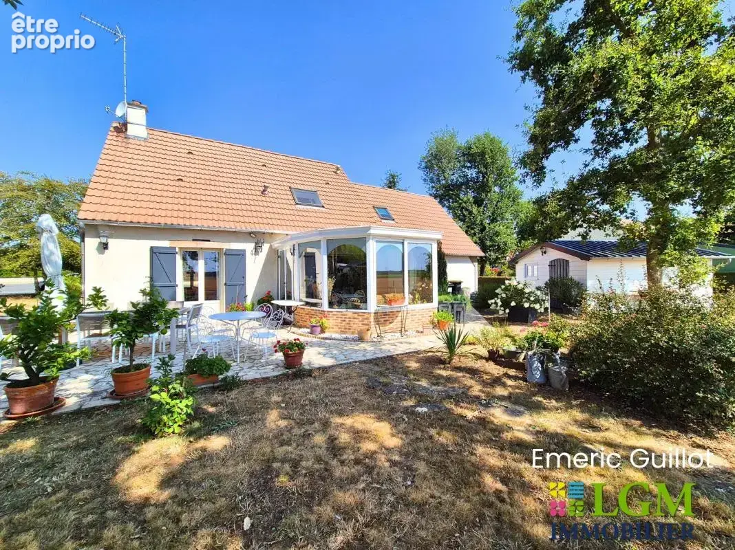  À VENDRE – Maison familiale de 128 m² avec véranda et grande terrasse - 4 chambres - un garage - Villerbon (Les Bouleaux) 41000 - photo 3