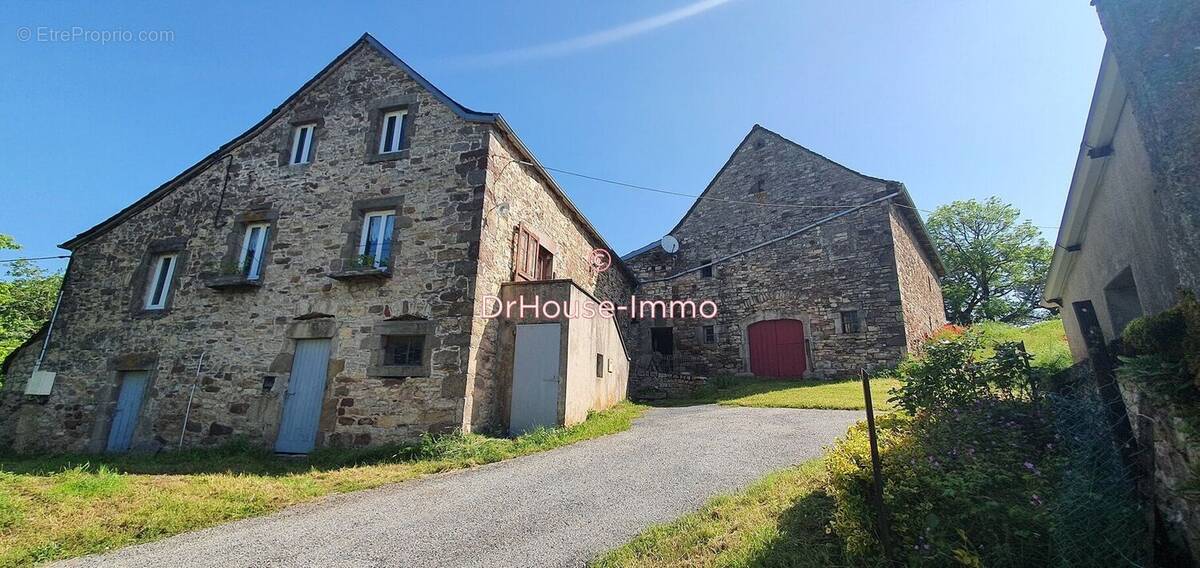 Maison à SAINTE-RADEGONDE