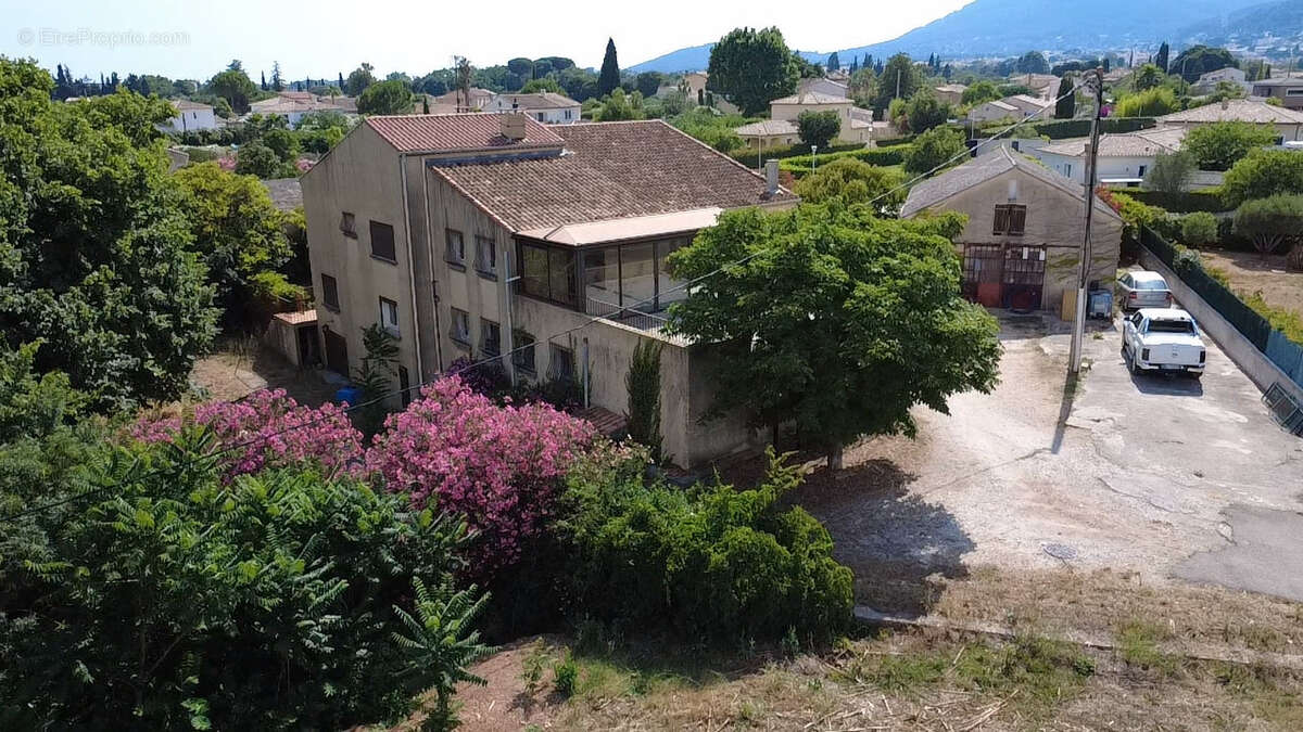 Maison à SOLLIES-VILLE