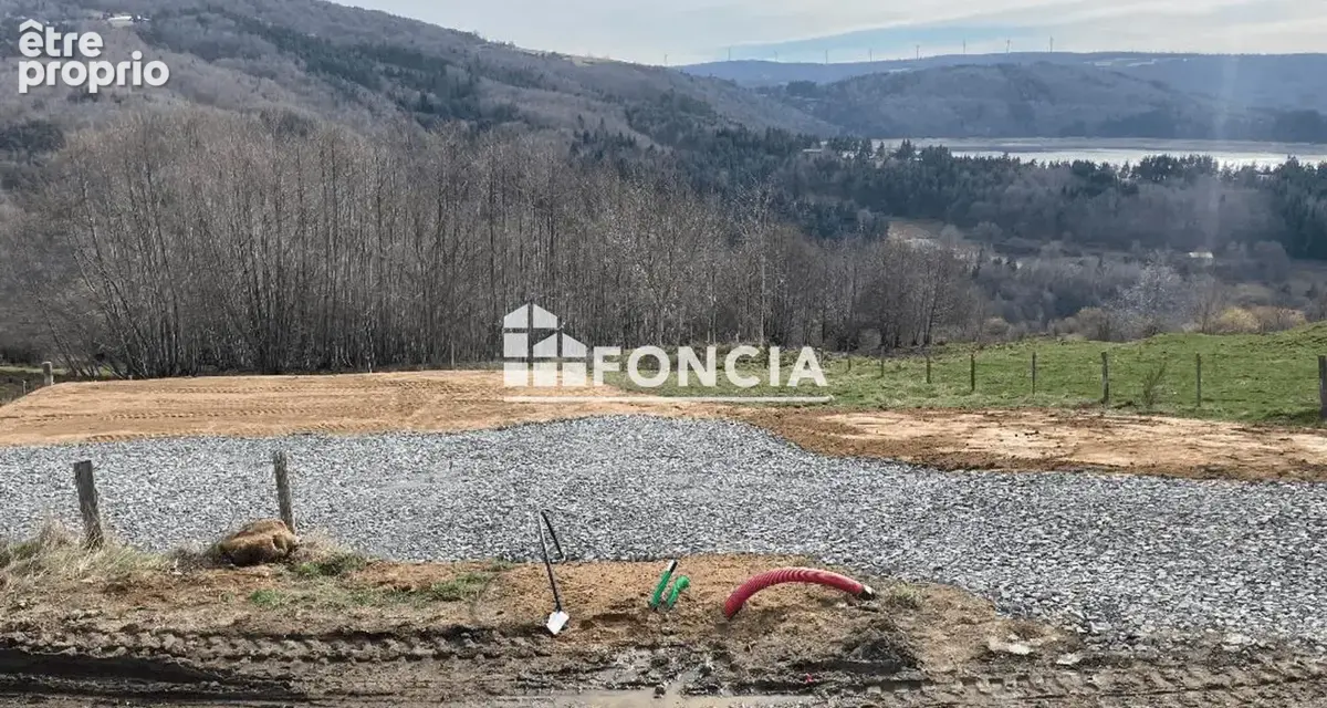 Terrain constructible de 1315 m² au Lac-d'Issarlès, dans un cadre naturel exceptionnel - photo 2