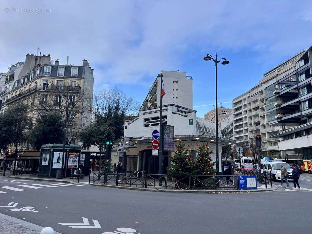 Commerce à PARIS-20E