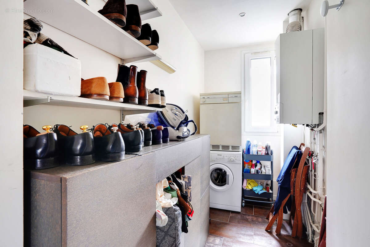 Appartement à PARIS-16E