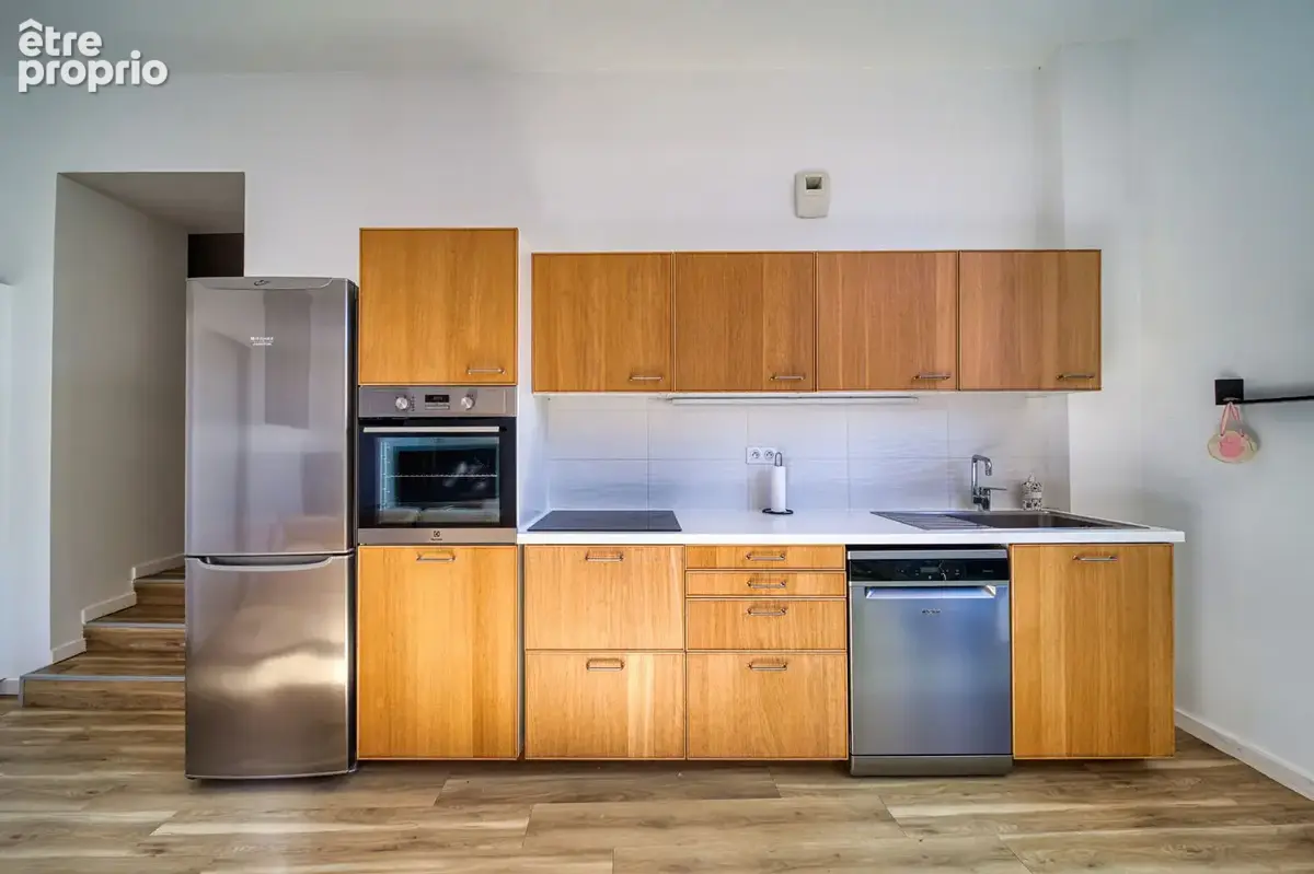 T2/t3 rénové et vendu entièrement meublé - photo 2