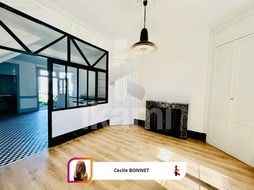 Maison à SAINT-SORLIN-EN-VALLOIRE