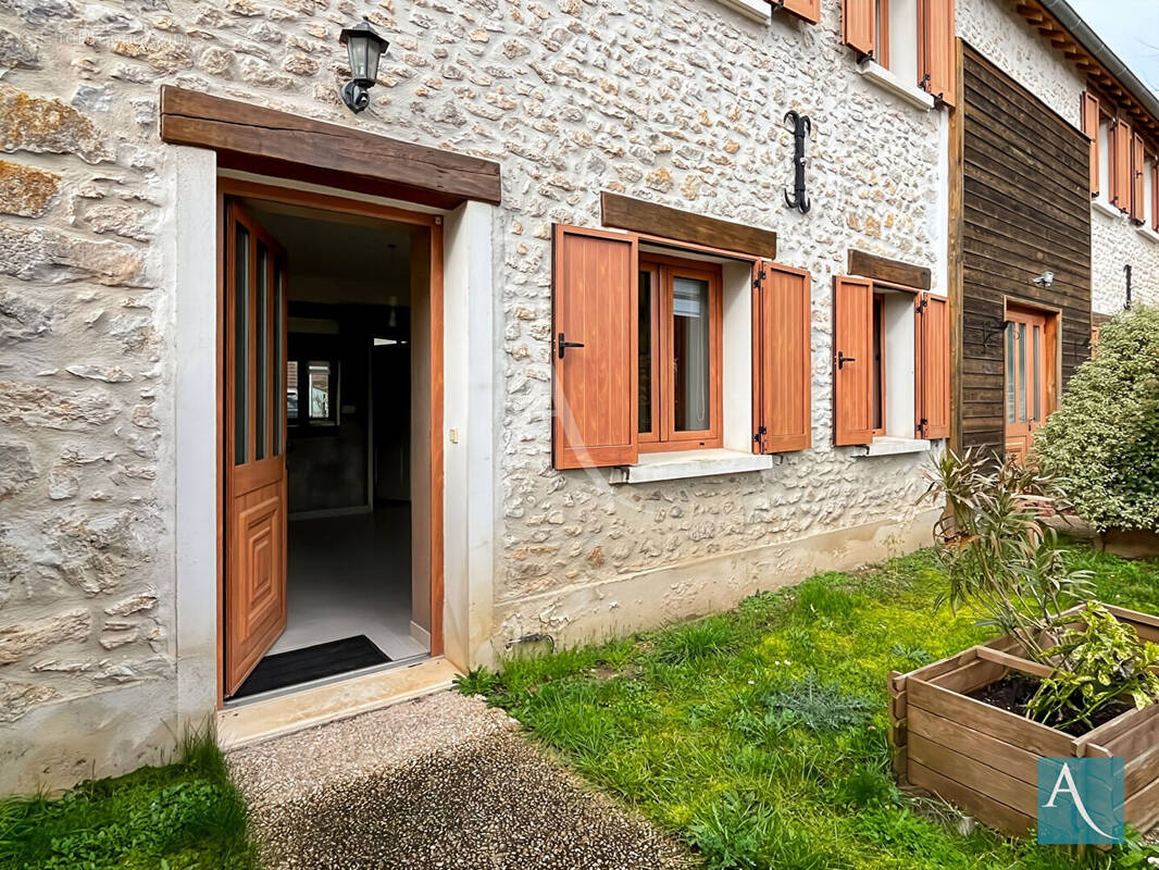Appartement à BRIERES-LES-SCELLES
