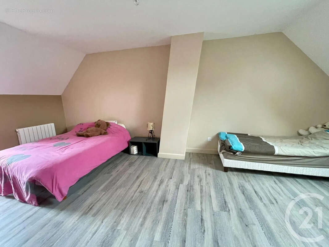 Maison à LE PLESSIS-BELLEVILLE