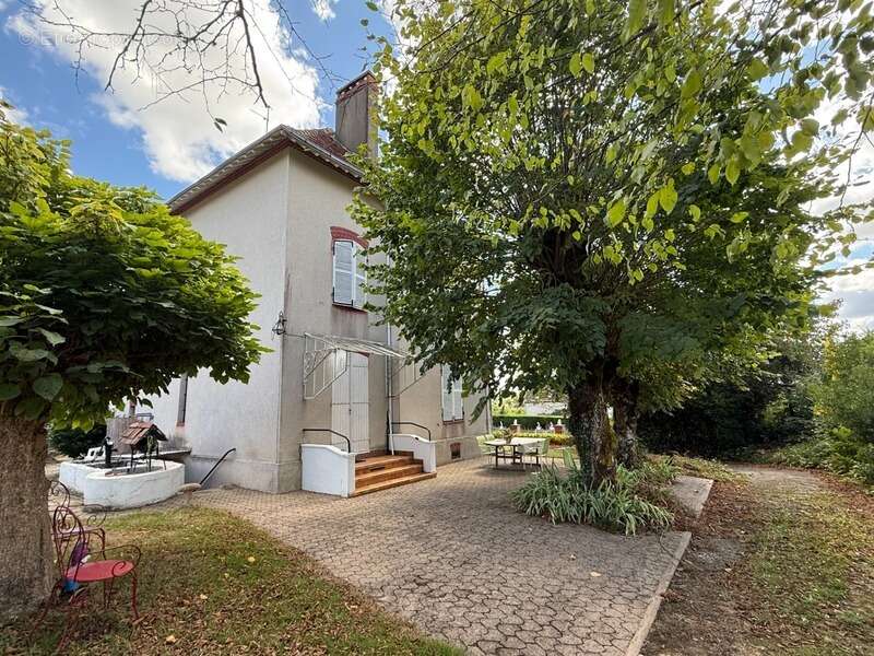 Maison à CUZION