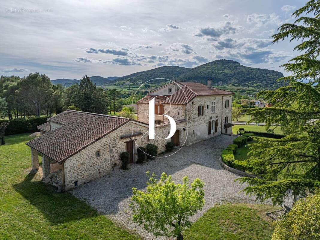 Maison à BARJAC