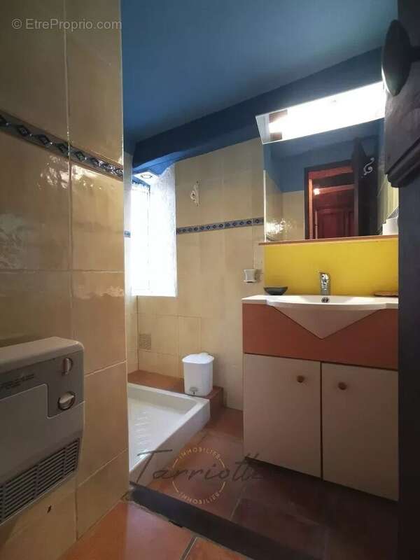 Maison à SAINT-MARTIN-SUR-LAVEZON