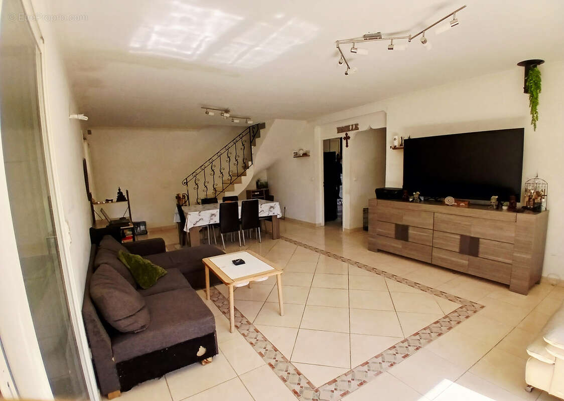 Maison à SAINT-CHRISTOL-LES-ALES