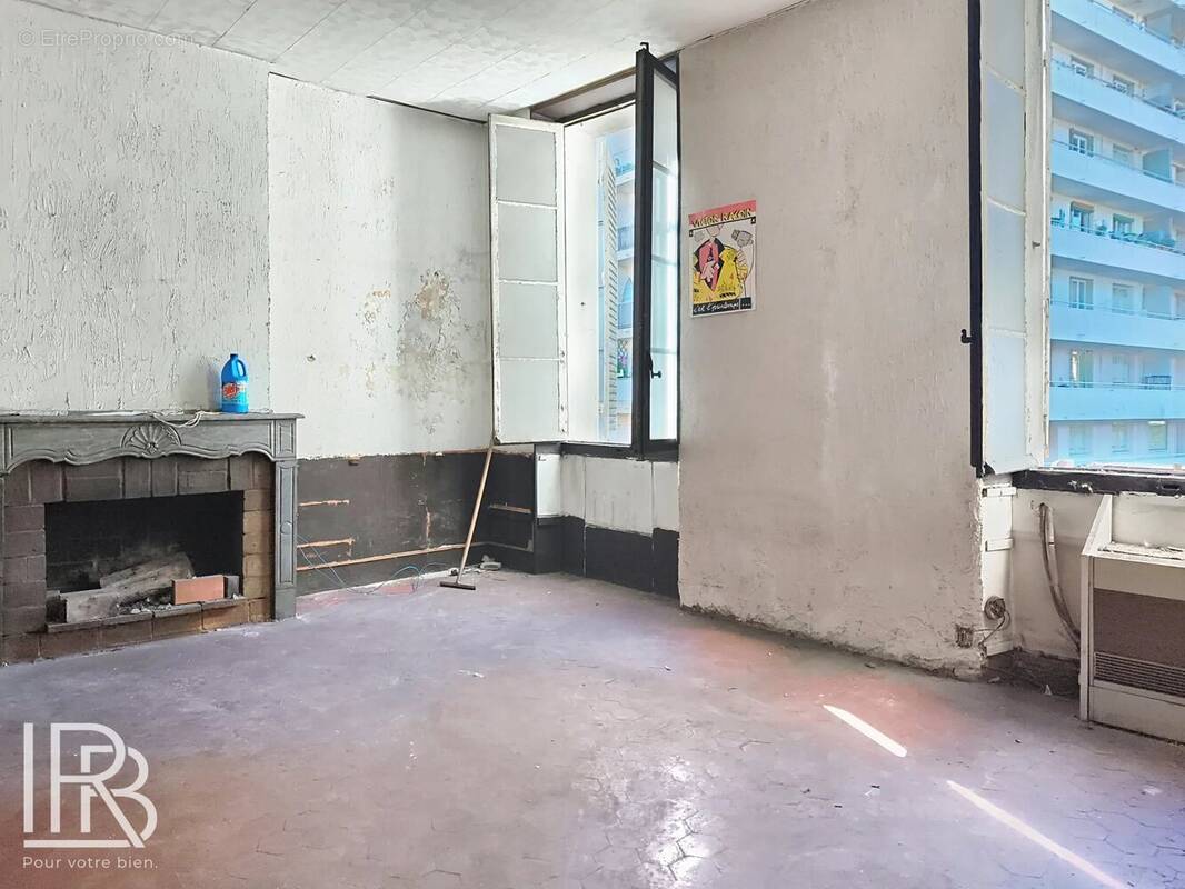 Appartement à MARSEILLE-4E