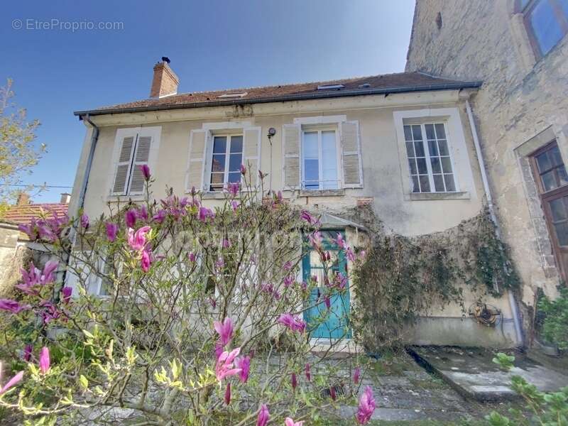 Maison à BRUYERES-ET-MONTBERAULT
