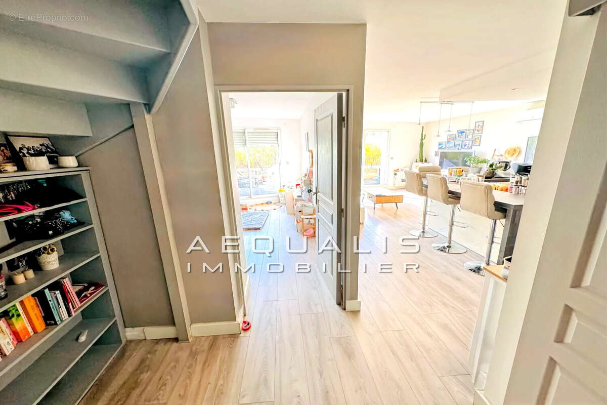 Appartement à SIX-FOURS-LES-PLAGES