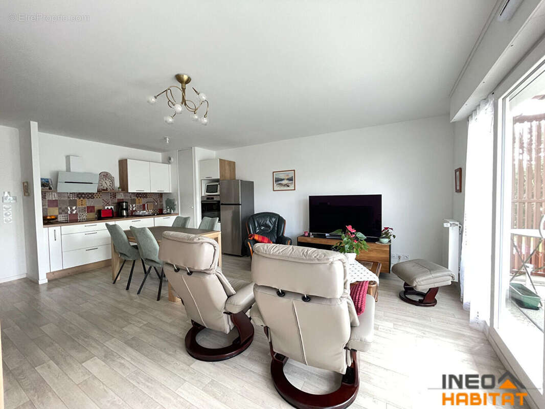 Appartement à LA MEZIERE