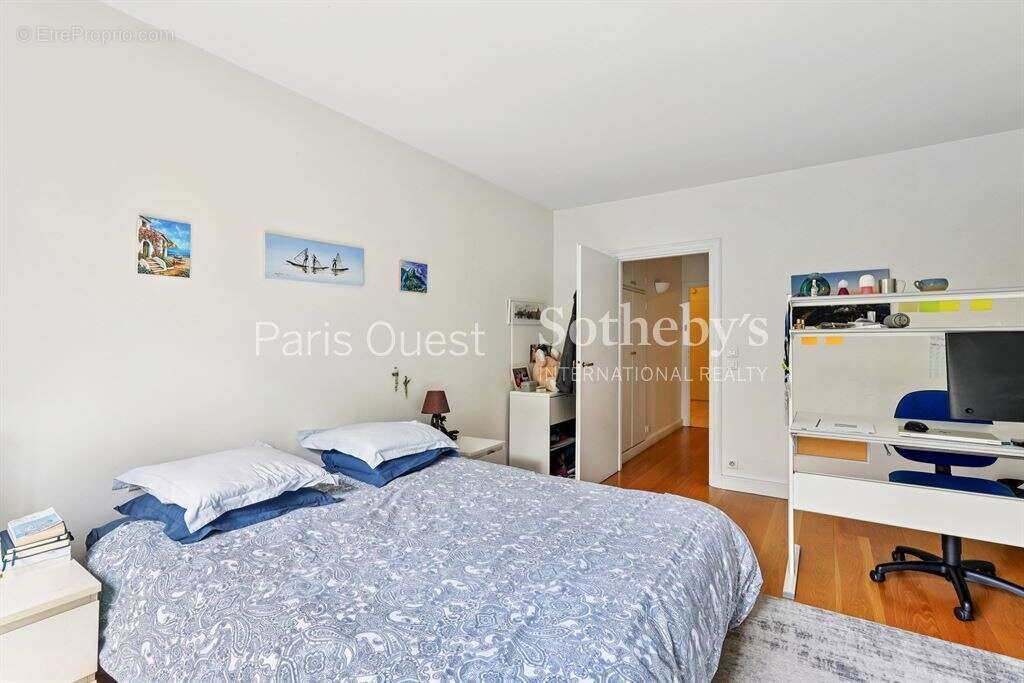 Appartement à NEUILLY-SUR-SEINE