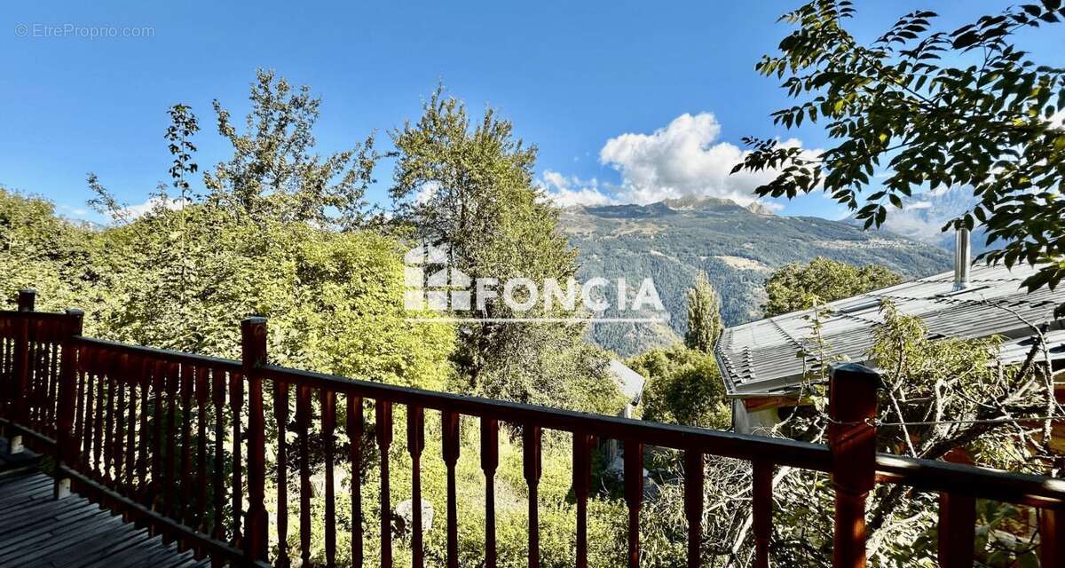 Maison à LES CHAPELLES