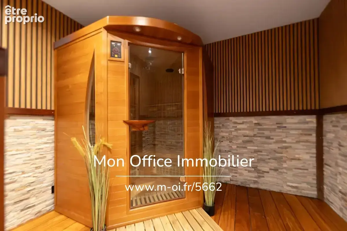 Référence : 7162-MTE - Bâtisse avec gîtes de 400 m2 - piscine - vue magnifique sur le Lac - photo 9