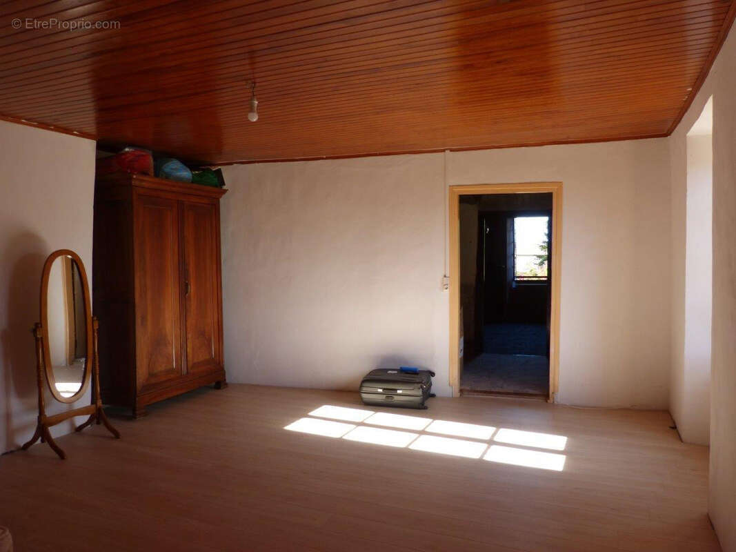 À vendre, proche de Castelnau Magnoac (Hautes Pyrénées): Ferme gasconne des années 1750 avec 3 chambres ; granges avec atelier,  - photo 15