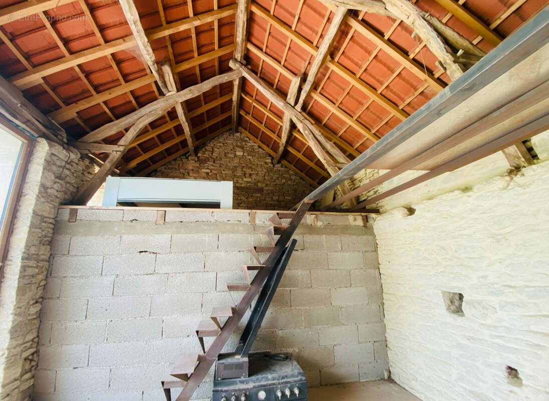 Ancien corps de ferme en pierre - photo 8