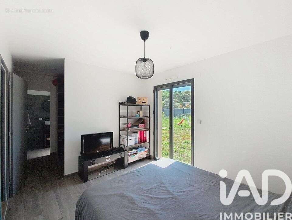 Maison 108 m² à La Roque-Sur-Pernes  - photo 8
