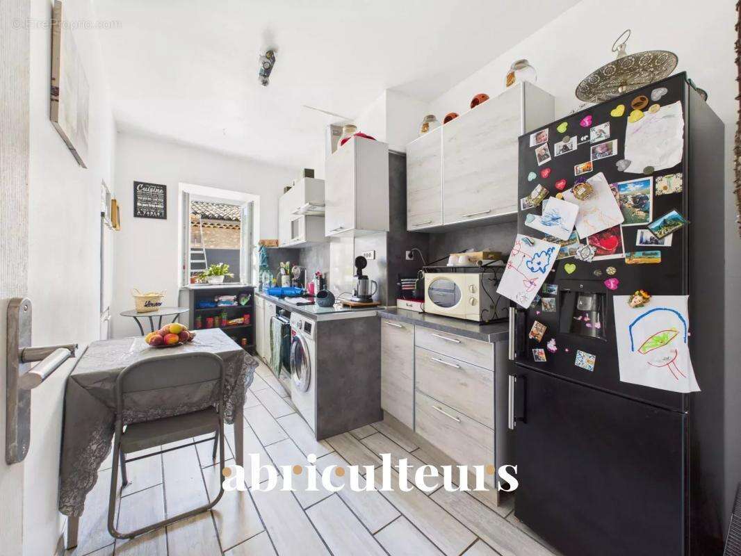 Maison à LA ROQUE-D&#039;ANTHERON