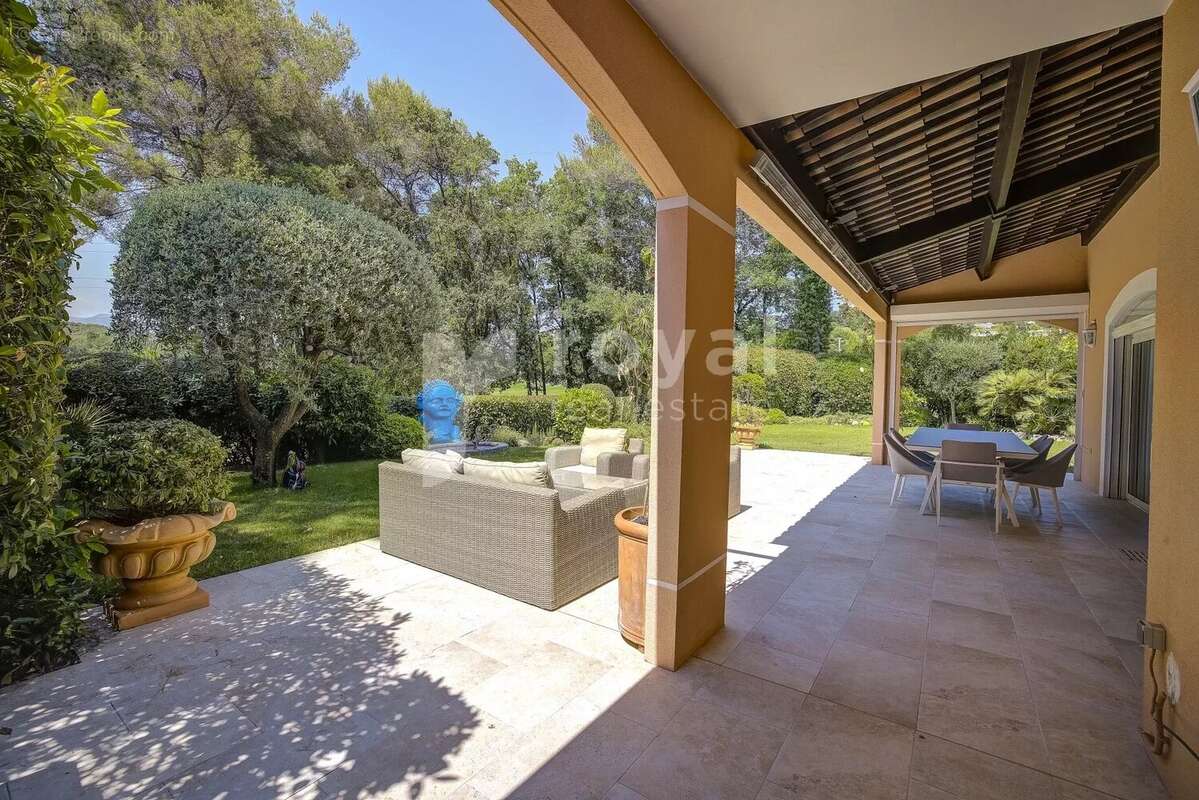 Maison à MOUGINS