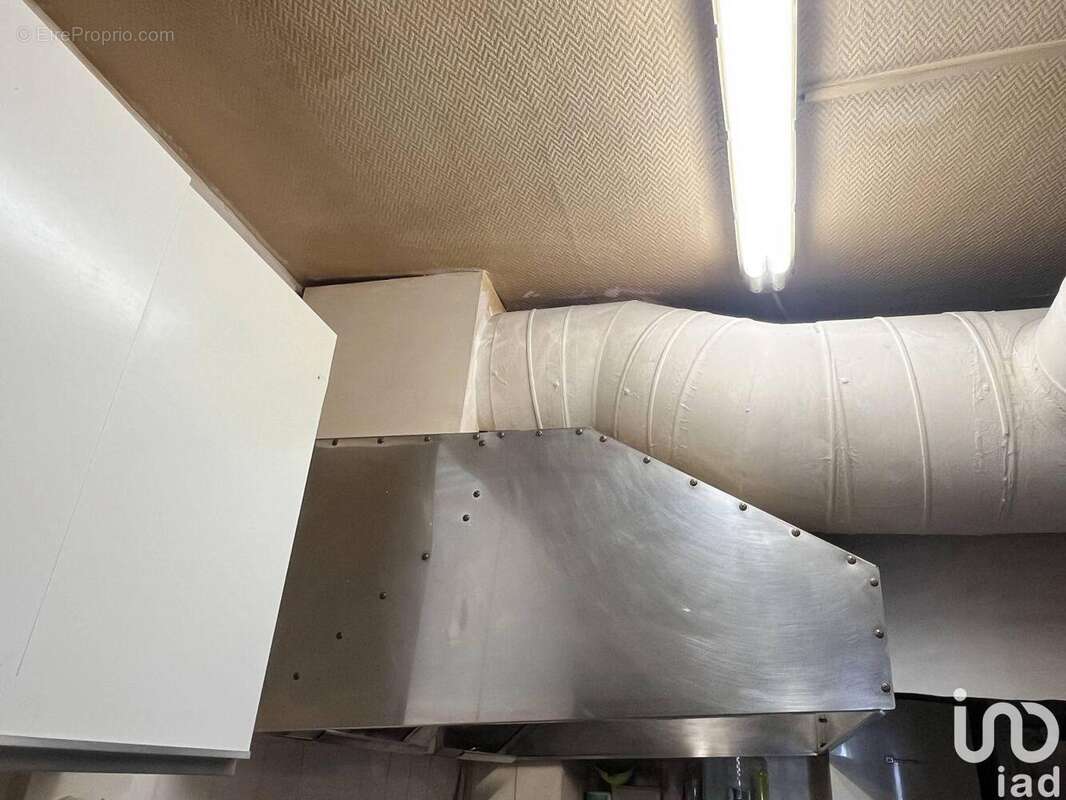 Photo 2 - Commerce à MONTROUGE