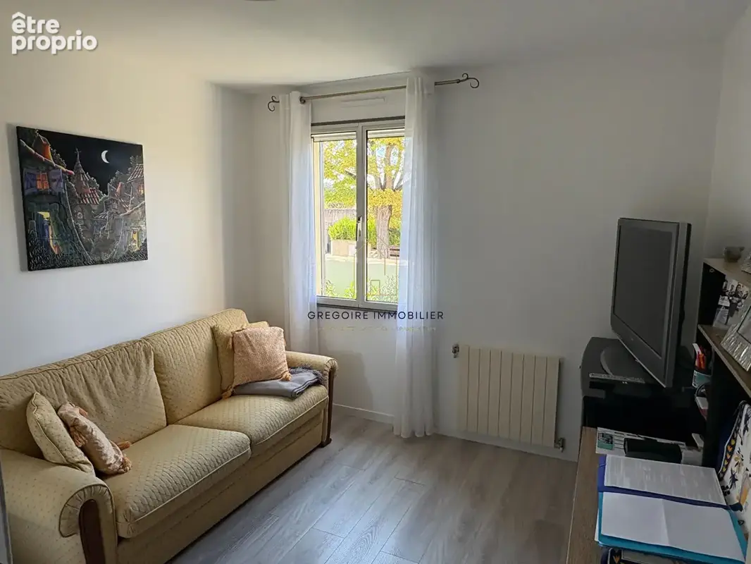PERTUIS - Maison T4 de plain-pied avec piscine et garage - photo 11