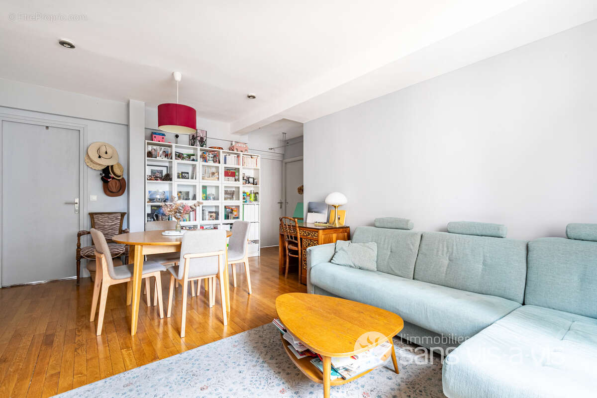 Appartement à COURBEVOIE