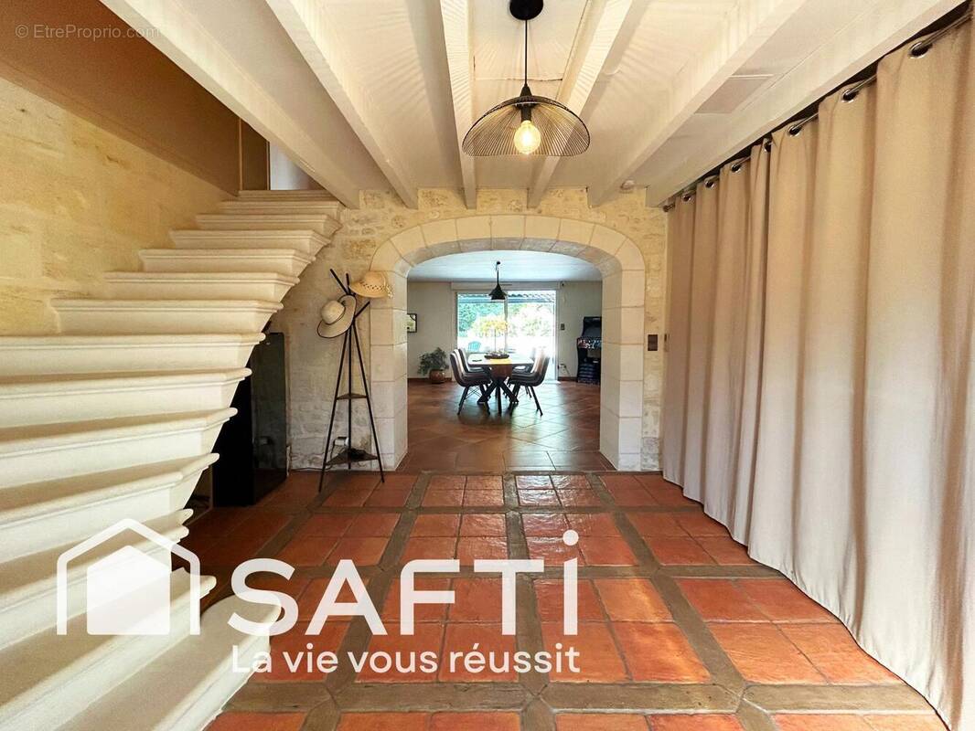 Photo 1 - Maison à VAYRES