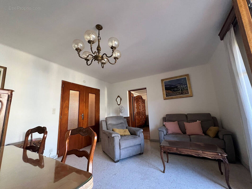 Appartement à HYERES