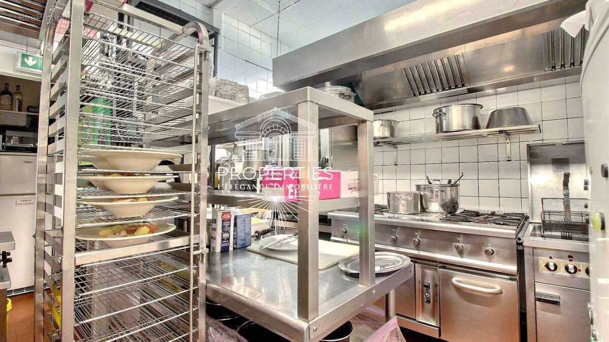 Commerce à BORMES-LES-MIMOSAS