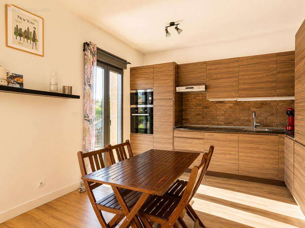 Vente Maison 240m2 FLOIRAC (33270) - photo 10