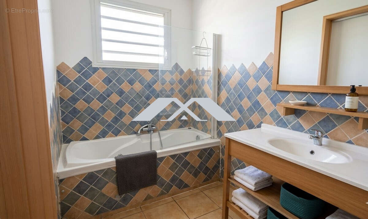 Maison 138 m² à Le Tampon  - photo 8