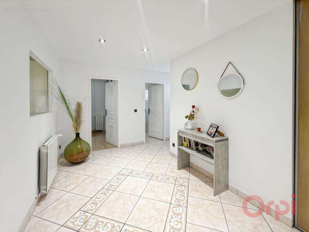Vente villa à Marseillan avec piscine et très grand garage - photo 11
