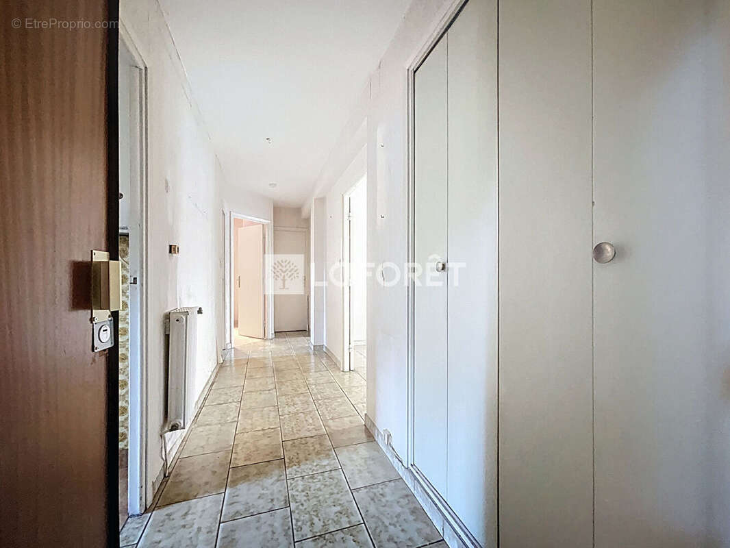 Appartement à LA VALETTE-DU-VAR