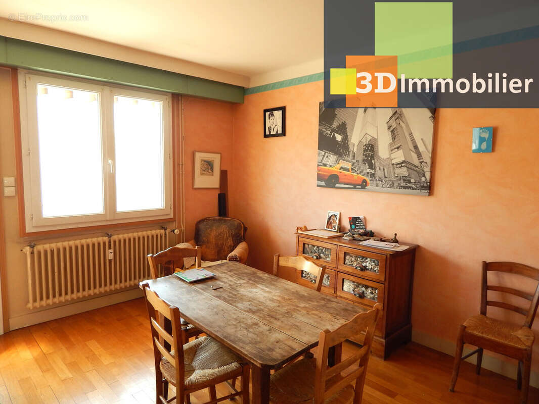 SALON SÉJOUR 26.20 M² - Appartement à LONS-LE-SAUNIER