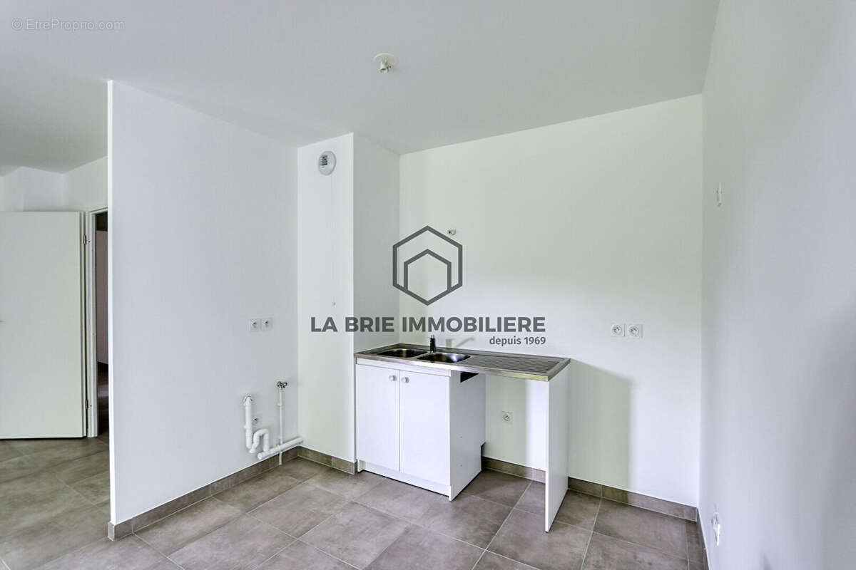 Appartement à EMERAINVILLE