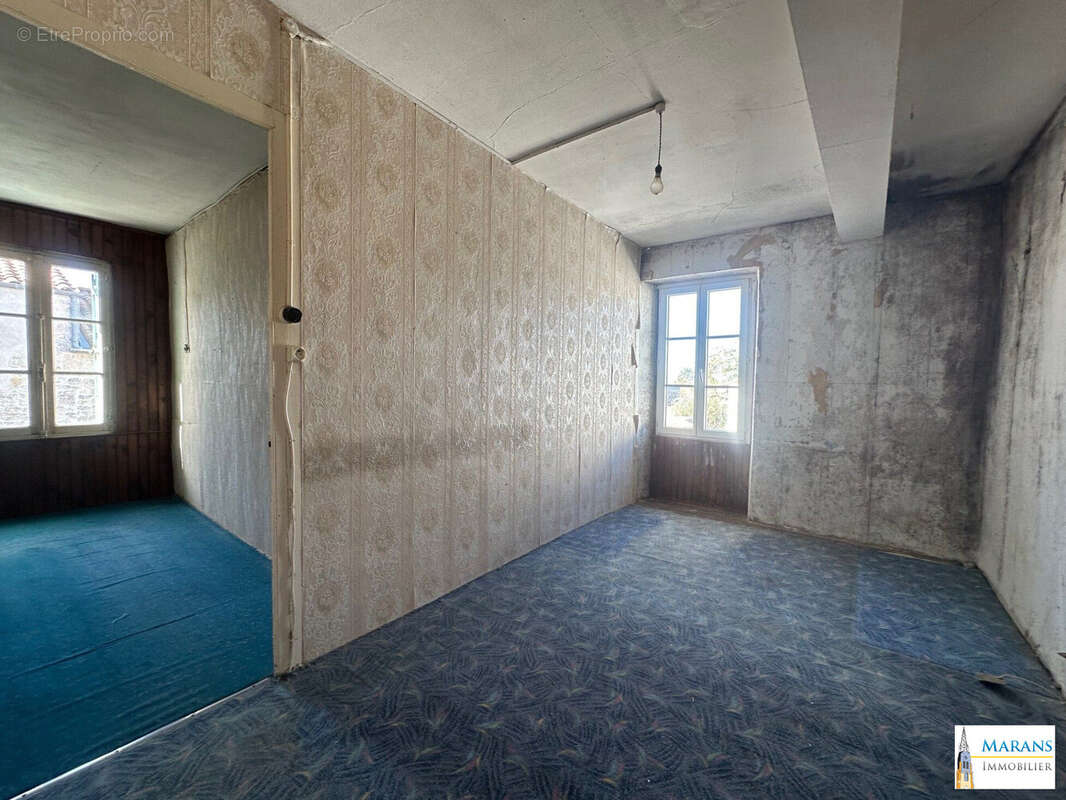 Maison à L'ILE-D'ELLE