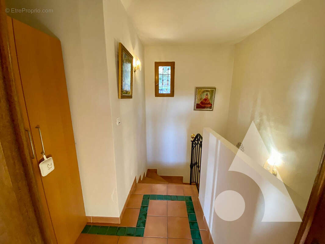 Maison à ENTRECASTEAUX