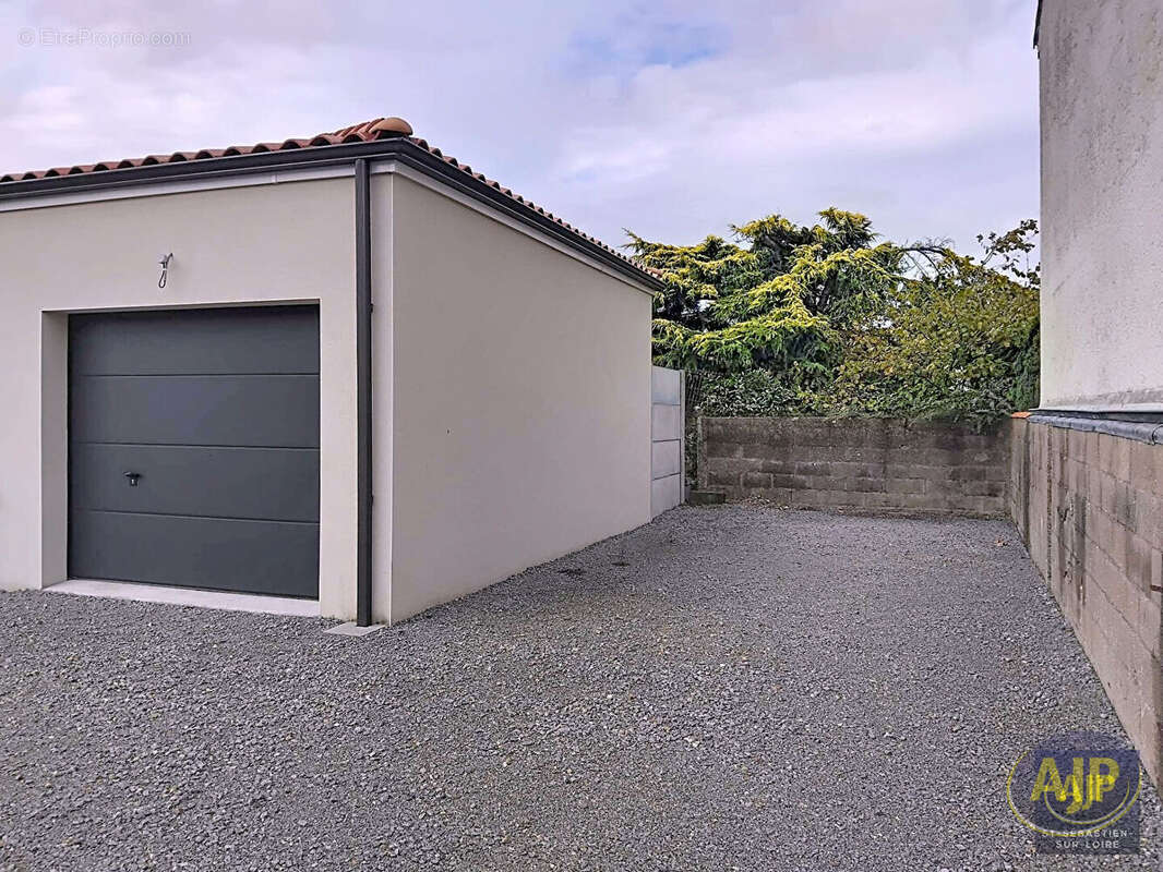 Maison à SAINT-SEBASTIEN-SUR-LOIRE