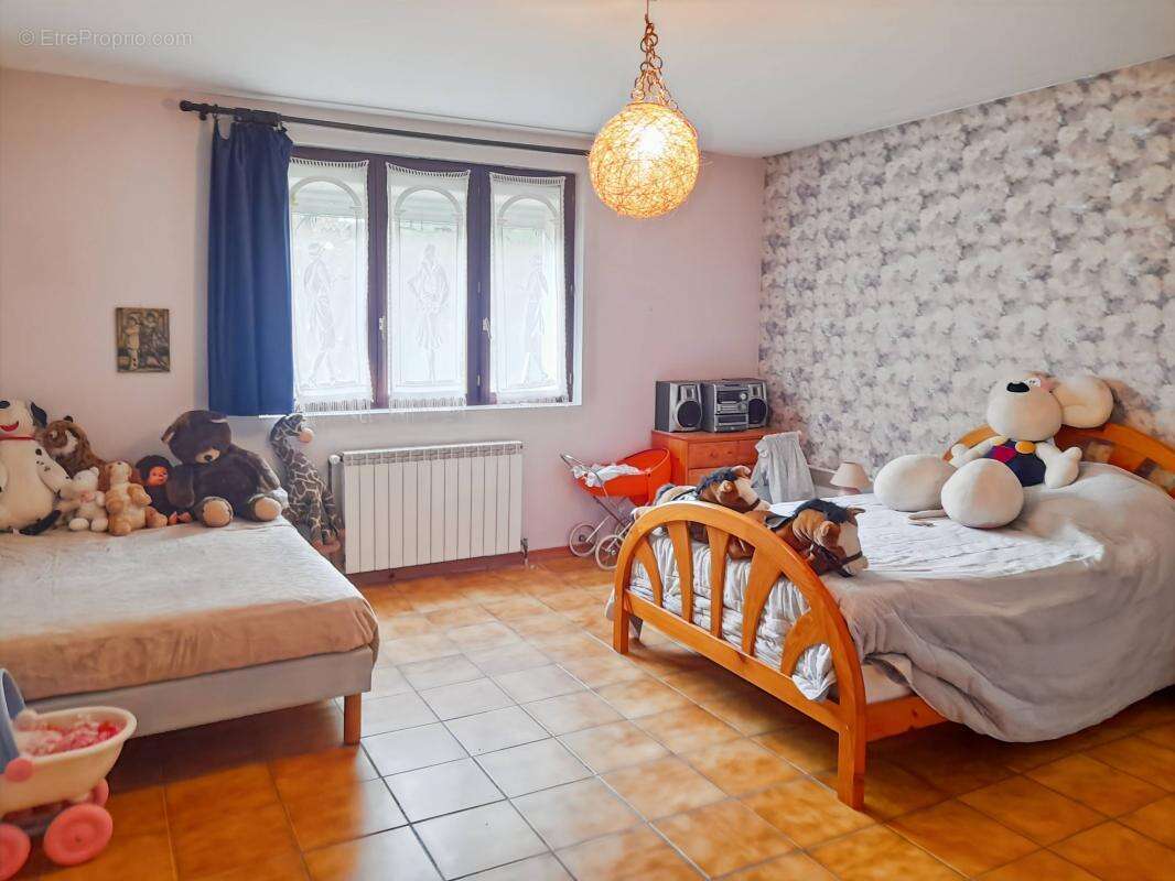 Maison à GINASSERVIS